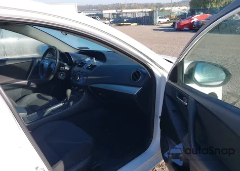 2013 Mazda Mazda3 I Sv из США, поврежденный, VIN JM1BL1TG0D1732935